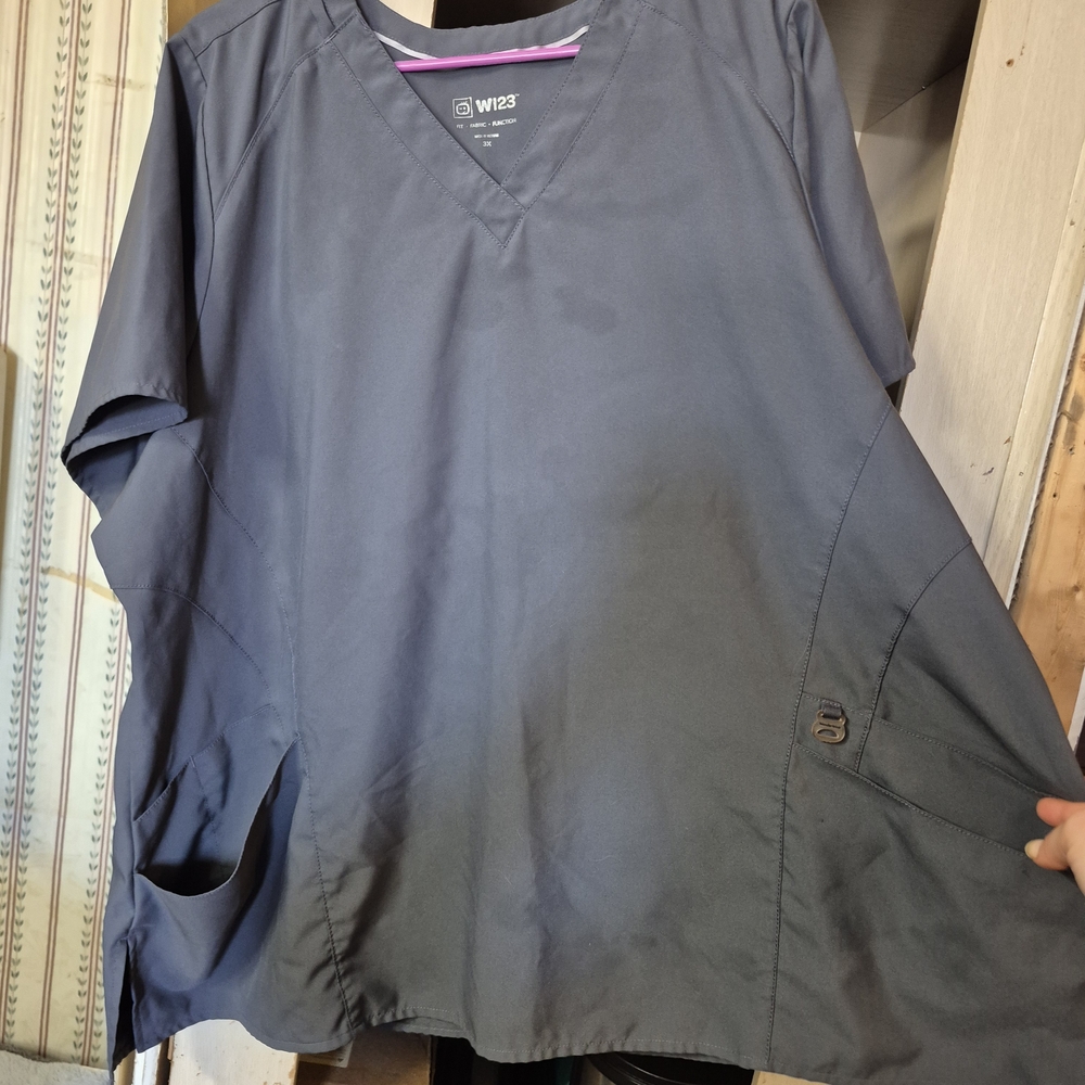 WonderWink Women's V-Neck Medical Scrub Top in Slate Blue with Pink Trim